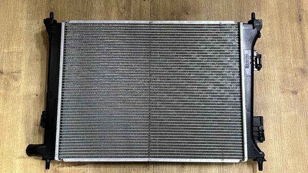 Radyatör i20/Blue/Rio 12- 1,2/1,4 Benz Manuel i20 15- Ayni 25310-C8000