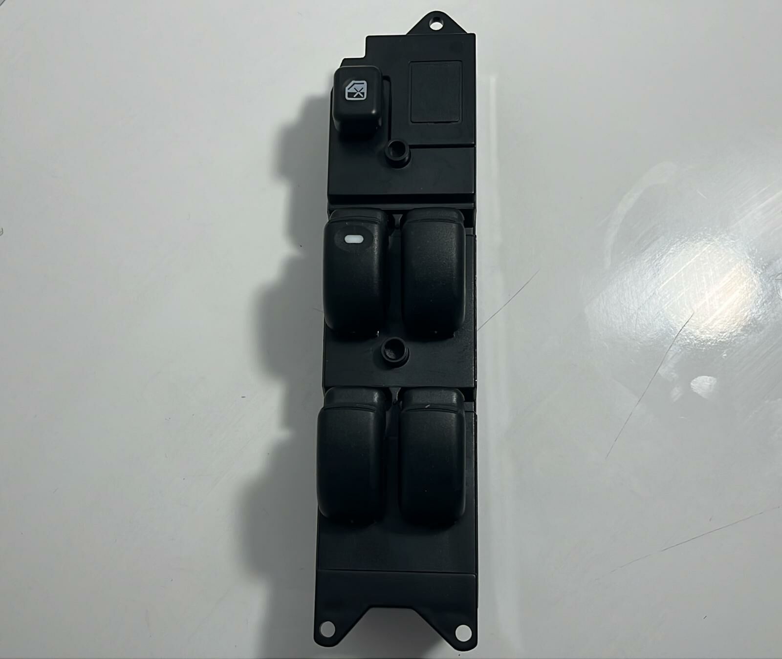 Cam dügme L200 99-04 Sol 4Lü Mağnum