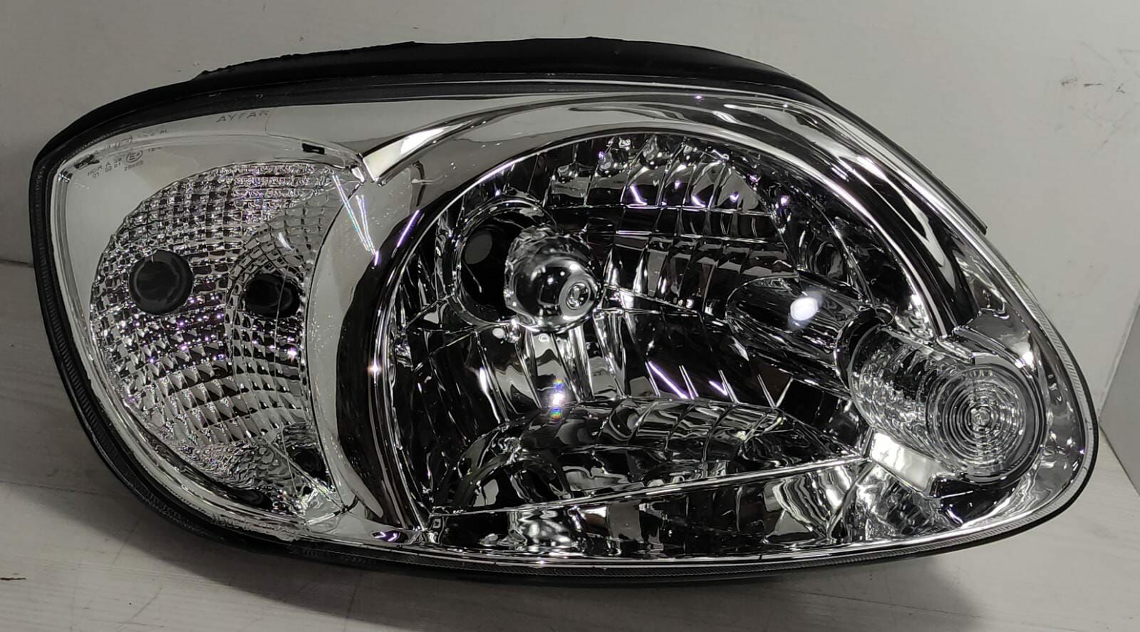 Far Accent Sağ 03-06 Beyaz Elk