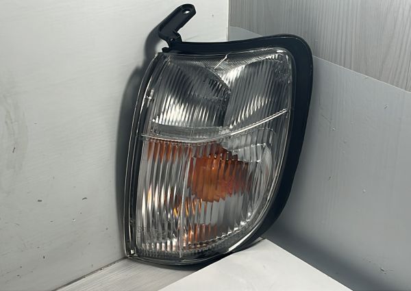 Sinyal D22 Sol 00-02 Ayak Yeri Farkli