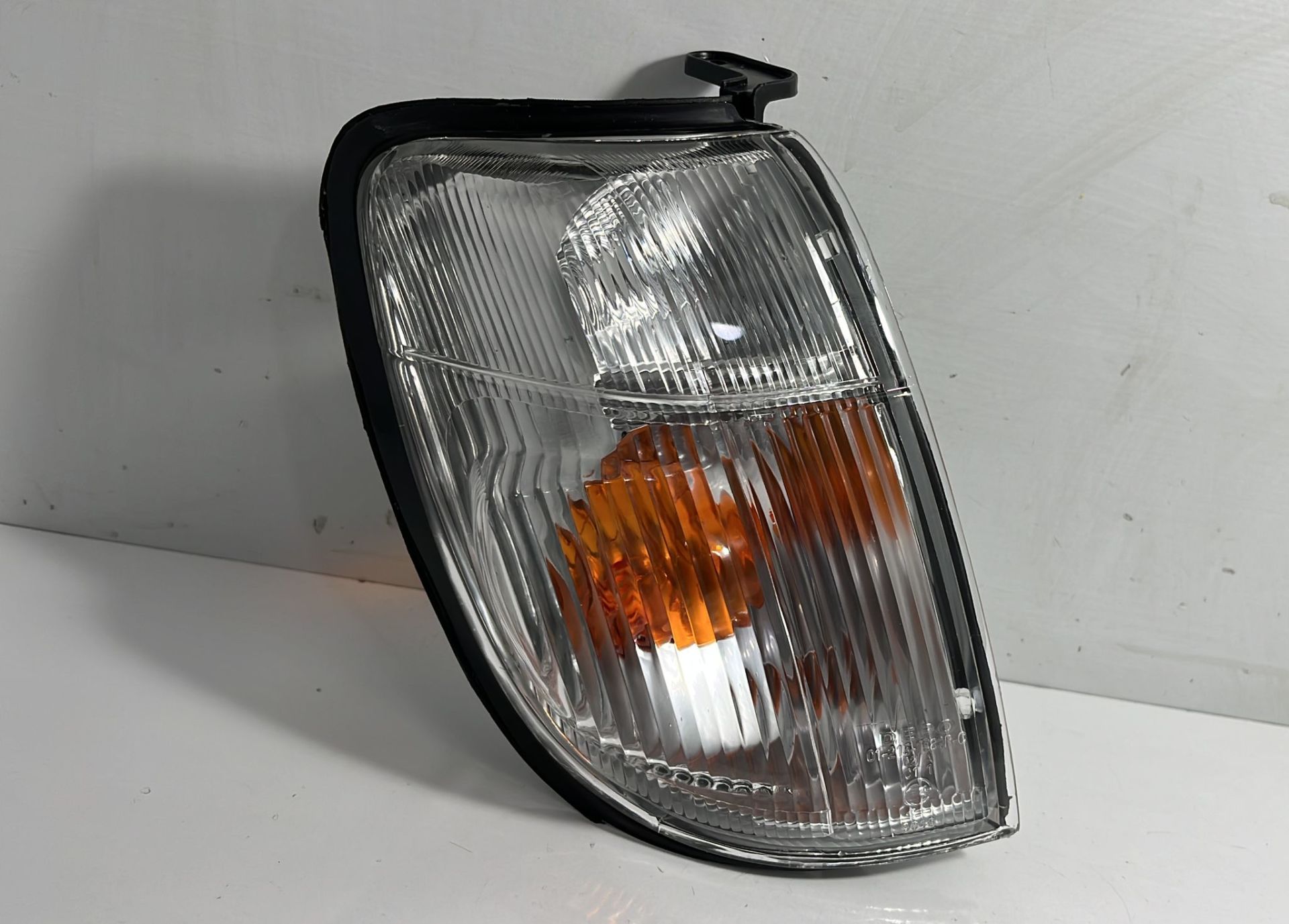 Sinyal D22 Sağ 00-02 Ayak Farkli