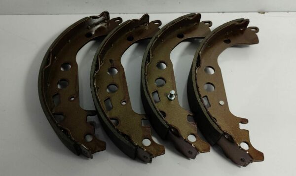 Balata Arka Yaris 01-05 Papuc