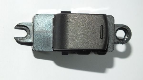 MICRA 97-02 / QASHQAI / NAVARA CAM DÜĞMESİ ÖN SAĞ / ARKA SAĞ-SOL