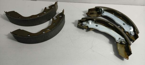 Balata Arka Accent 95-00 Eğri Kancali