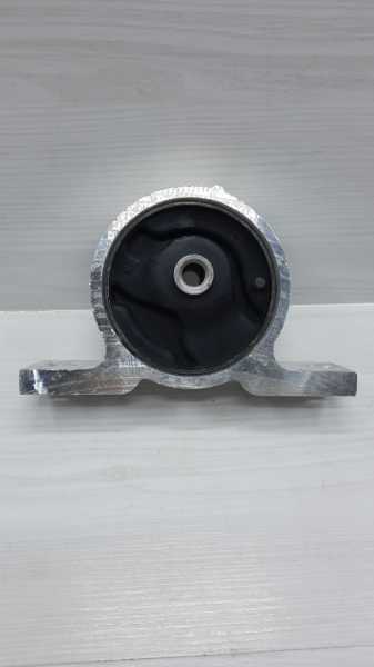 Almera 00-06 / Primera 96-01 Ön Motor Takozu