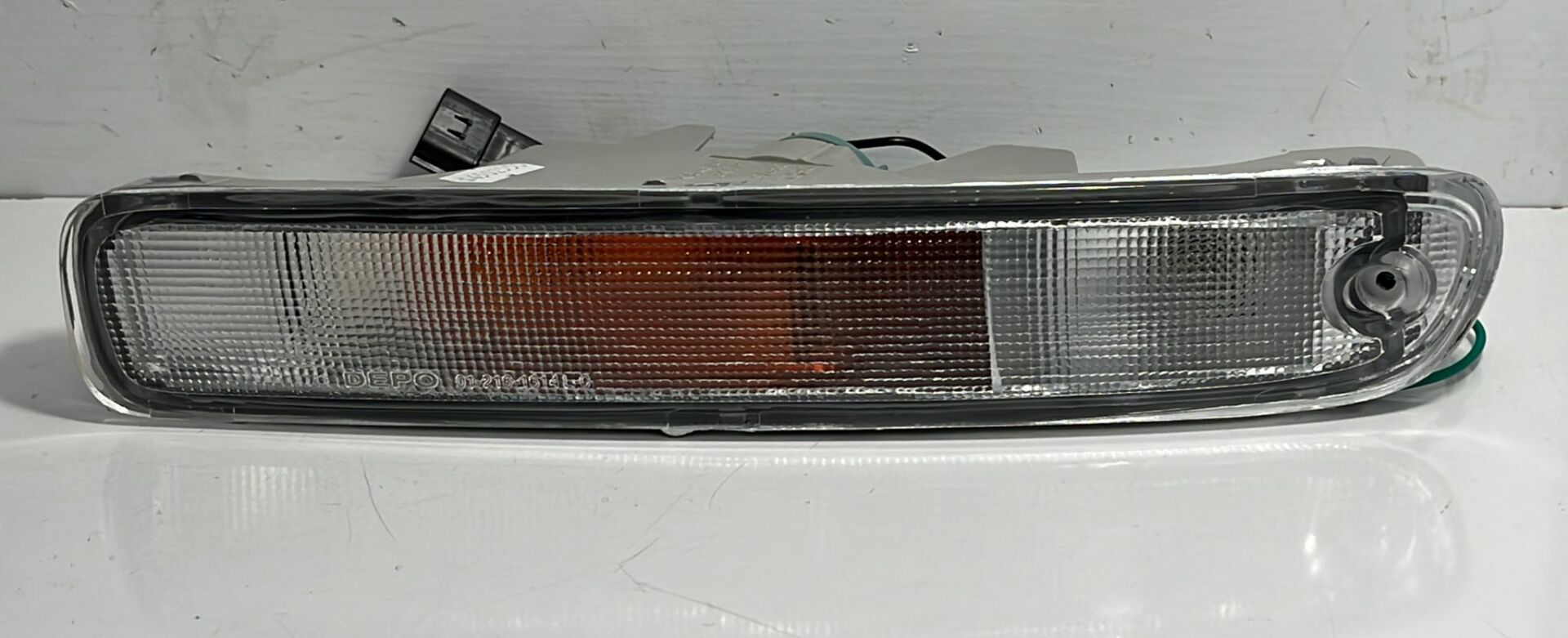 Tampon Sinyali 323 96-98 Sol Beyaz