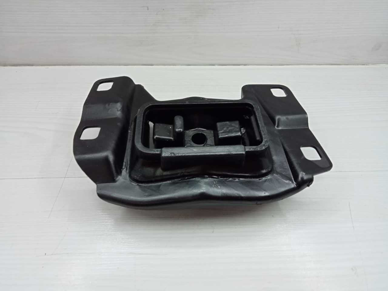 Motor Takozu Mazda 3 Sol 02- kulagı  bp4n-39-070