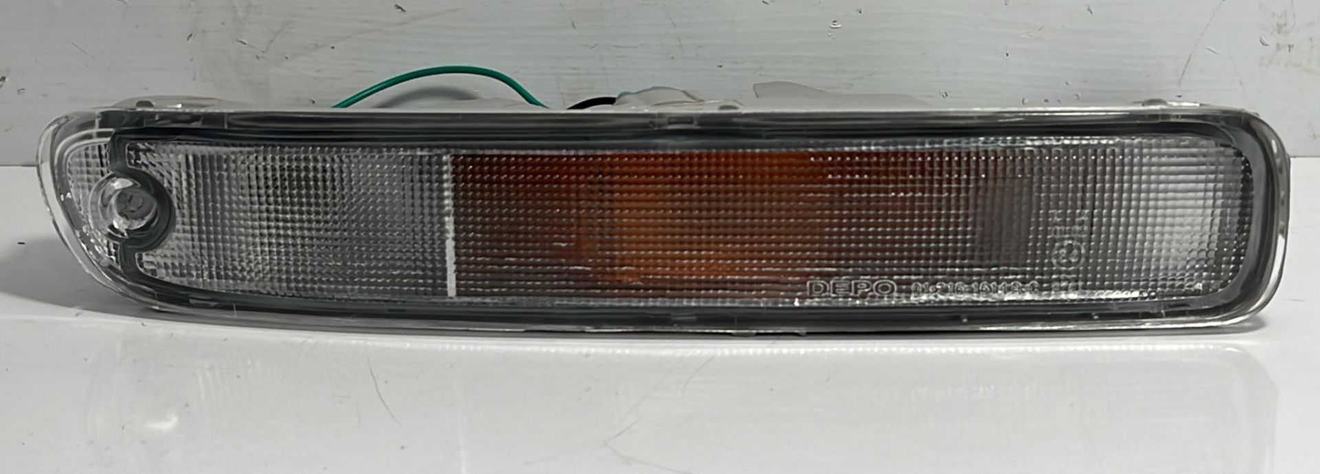 Tampon Sinyali 323 96-98 Sağ Beyaz