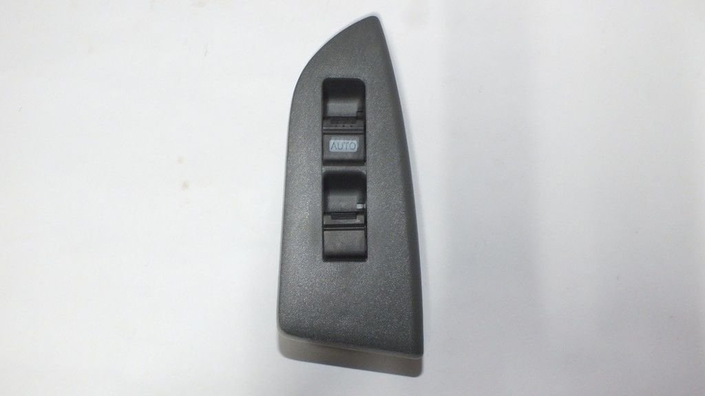 NNR/ NPR 75 2010- CAM DÜĞMESİ ÖN SOL