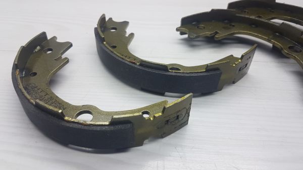 EL FREN BALATA AVENSIS 03-10 04495-05040