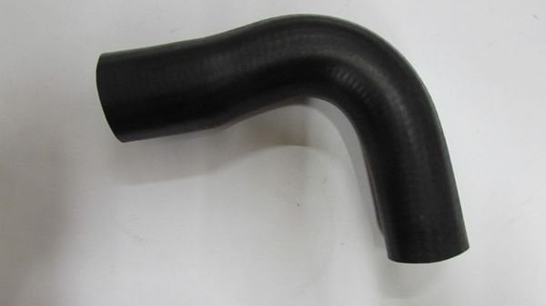 E2200 BESTA RADYATÖR HORTUMU ÜST