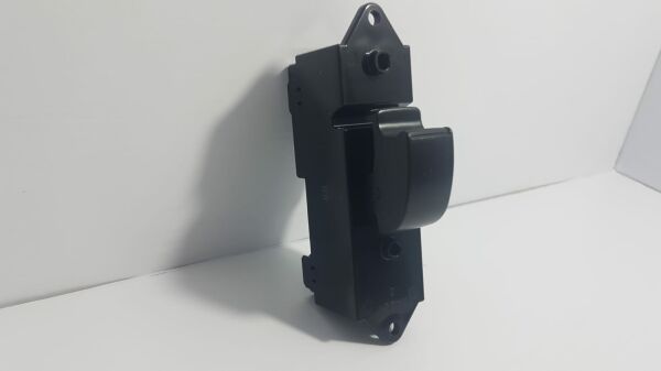 l200 8 fişli cam düğme sağ 06-08