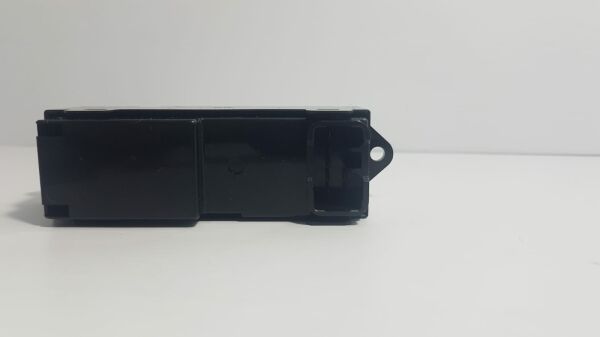 l200 8 fişli cam düğme sağ 06-08