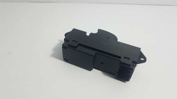 l200 8 fişli cam düğme sağ 06-08