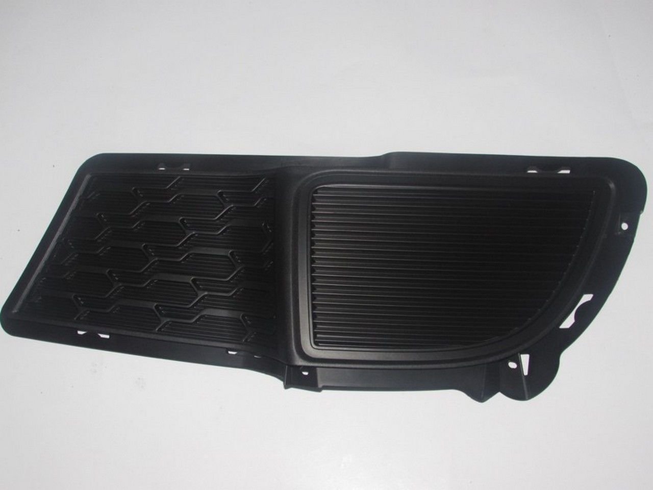 CERATO 2010-2014 TAMPON ALT IZGARASI ÖN ALT SAĞ SİSSİZ