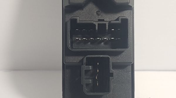 Cam dügme B2500 Sol 11-