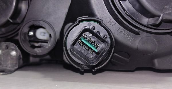 Far Elantra Sağ Ön 04- Elk.