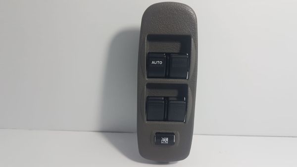 Cam dügme B2500 Sol 02-06