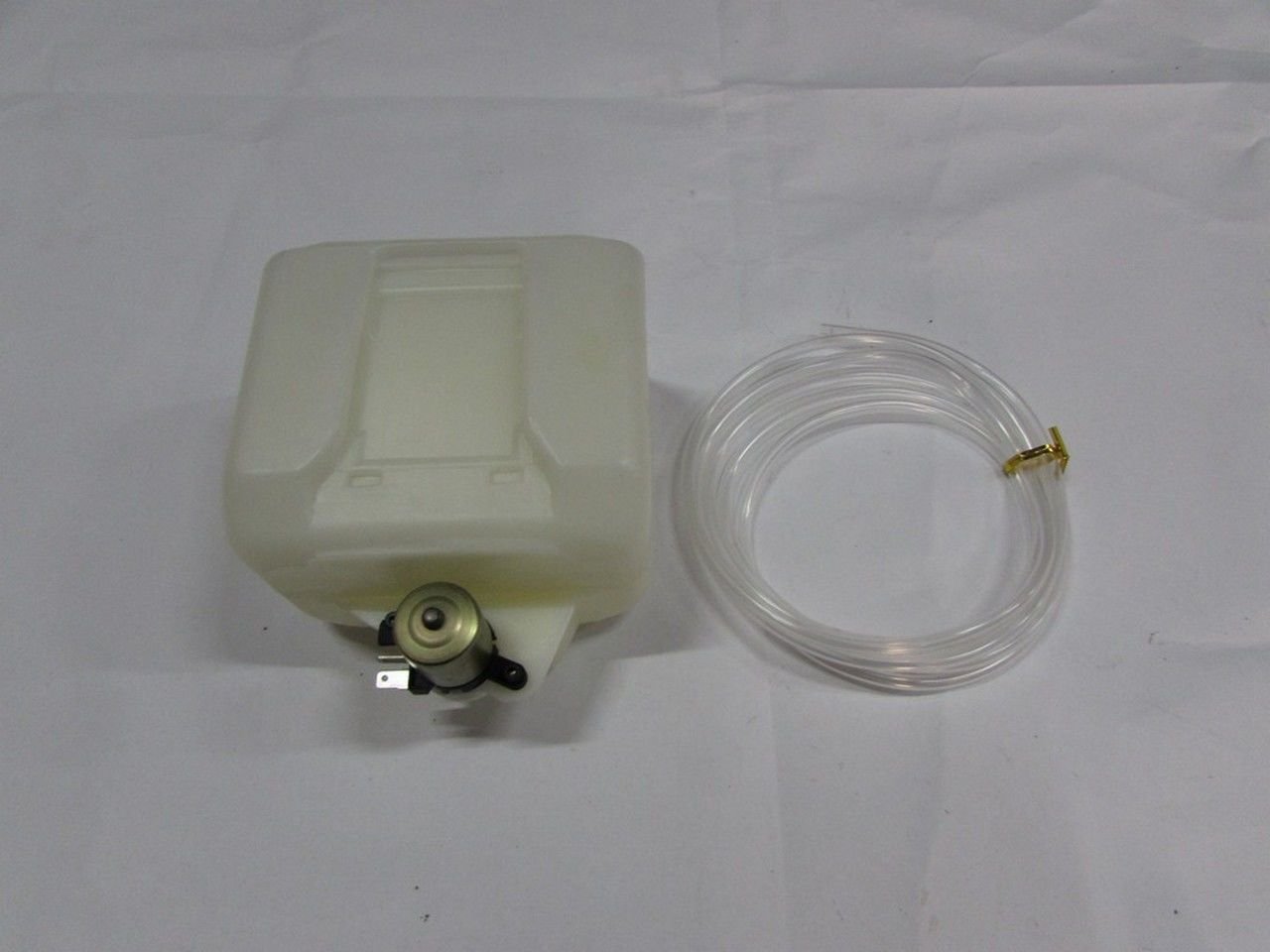 B2500 1990-1998 SU FİSKİYE DEPOSU MOTORLU