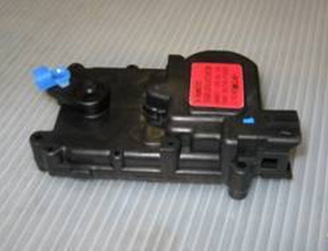 ACCENT 00- MERKEZİ KİLİT MOTORU ARKA - SAĞ