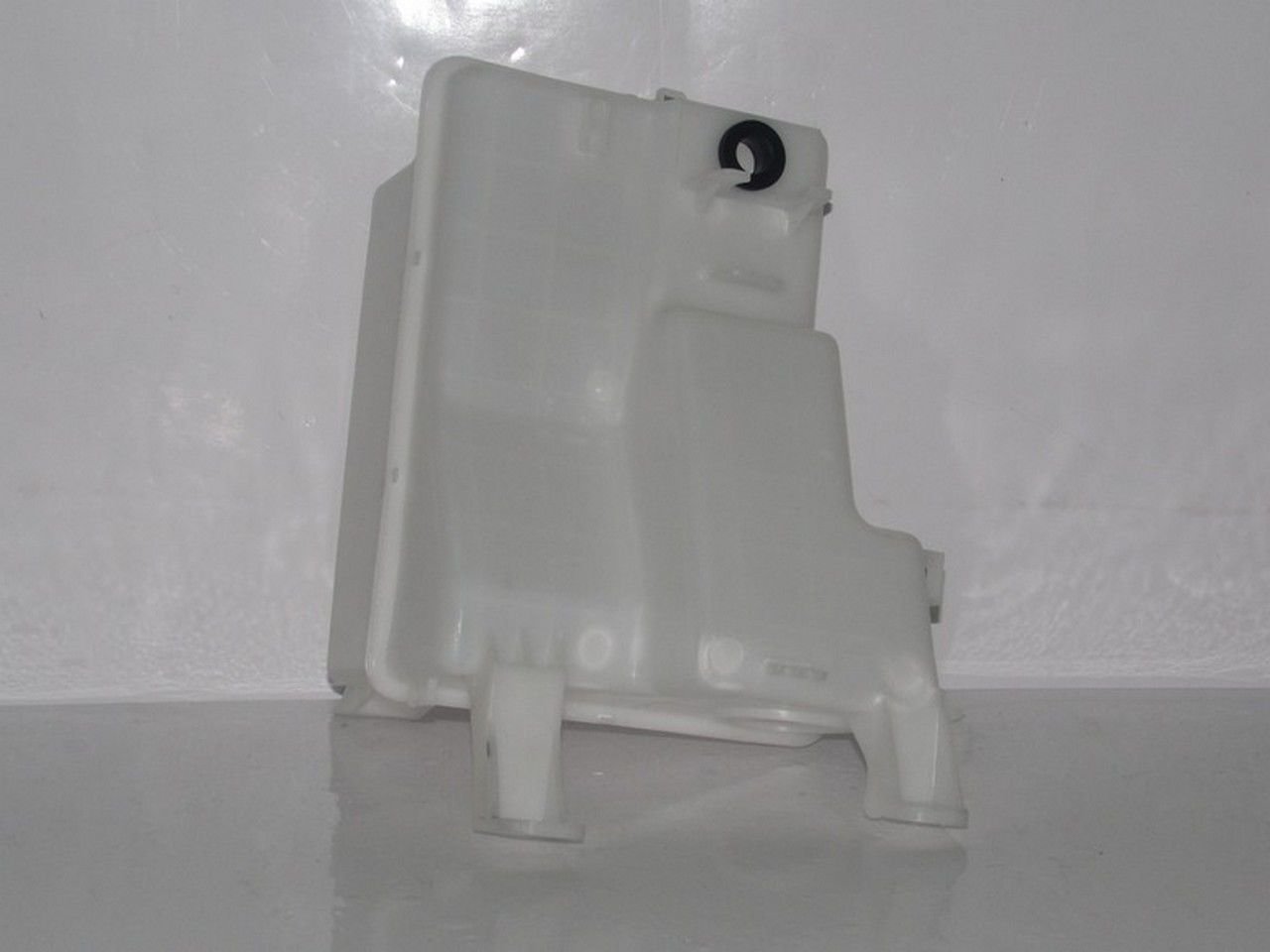 SORENTO 03-09 SİLECEK SU DEPOSU