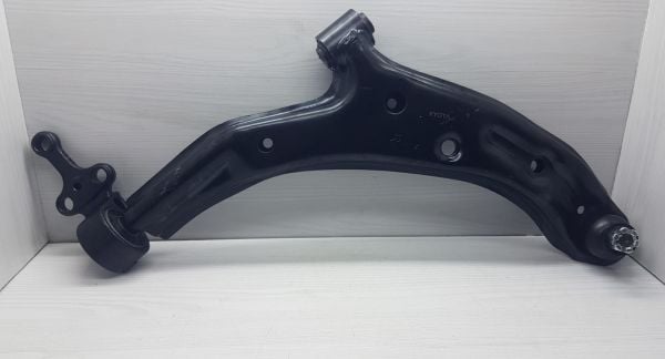 Salıncak Almera Sağ 2000-2006 Alt Tabla Rotil