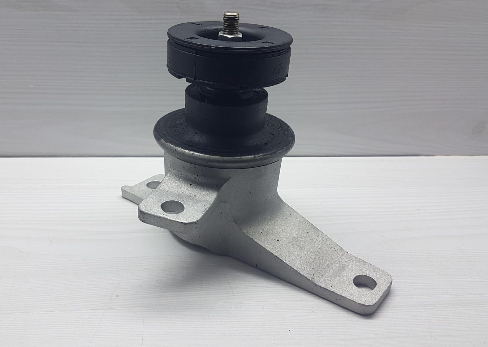 MOTOR TAKOZU COLT 2005- SAG BENZINLI