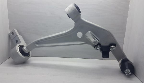 Salıncak Xtrail 01-06 Alt Sağ TABLA ROTİL BEŞİK