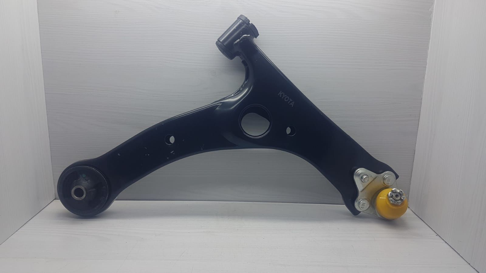 Salıncak Avensis Sağ 2003-