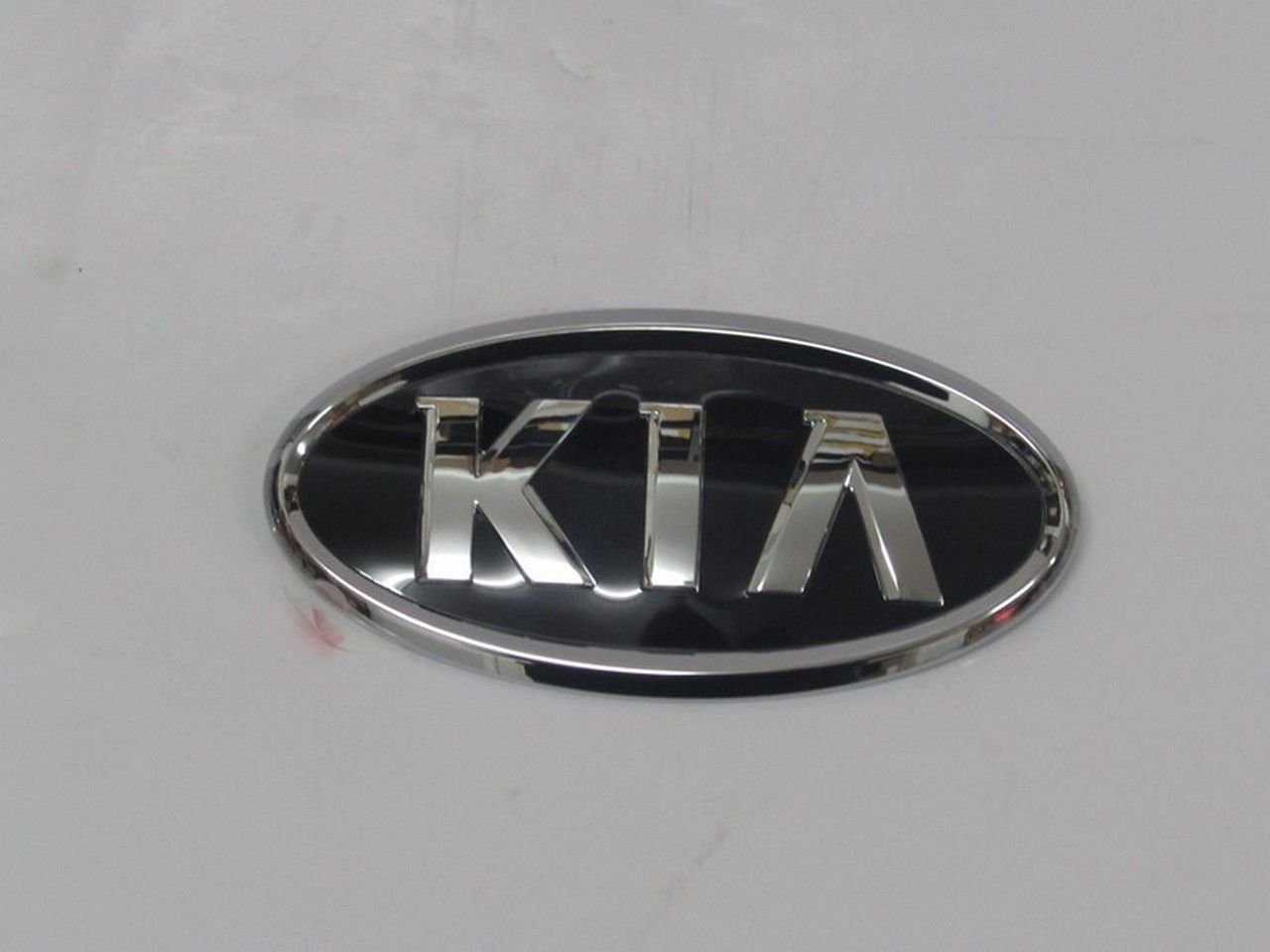 RIO 2006-2011 AMBLEM BAGAJ