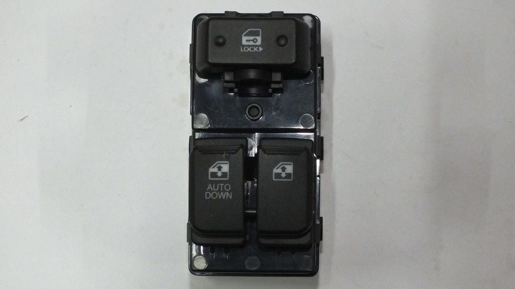 H-1 2008- CAM DÜĞMESİ ÖN SOL