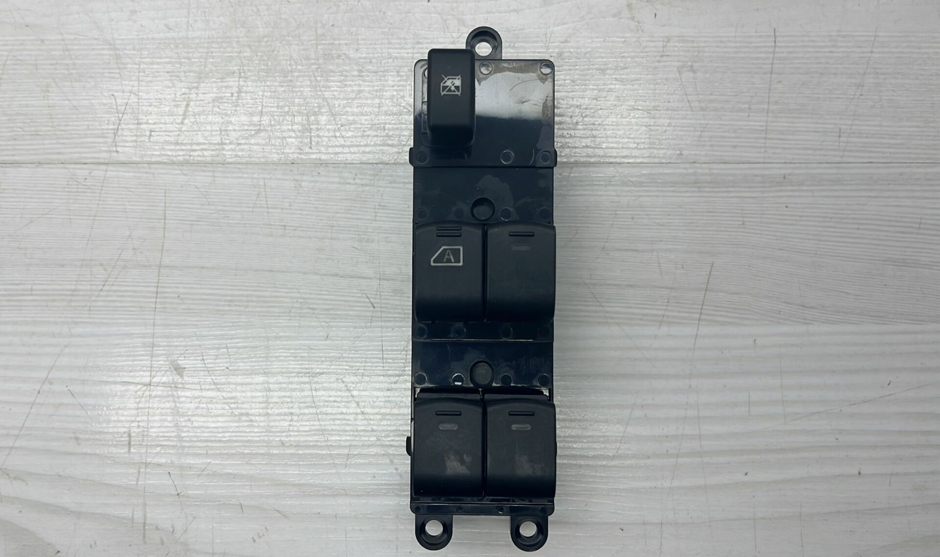 Cam dügme Qashqai/Navara/Micra Sol