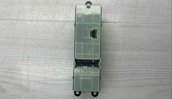 Cam dügme Qashqai/Navara/Micra Sol