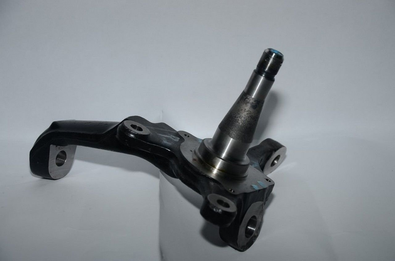 STAREX LIBERO 2004-2010 ÖN AKS TAŞIYICISI SAĞ