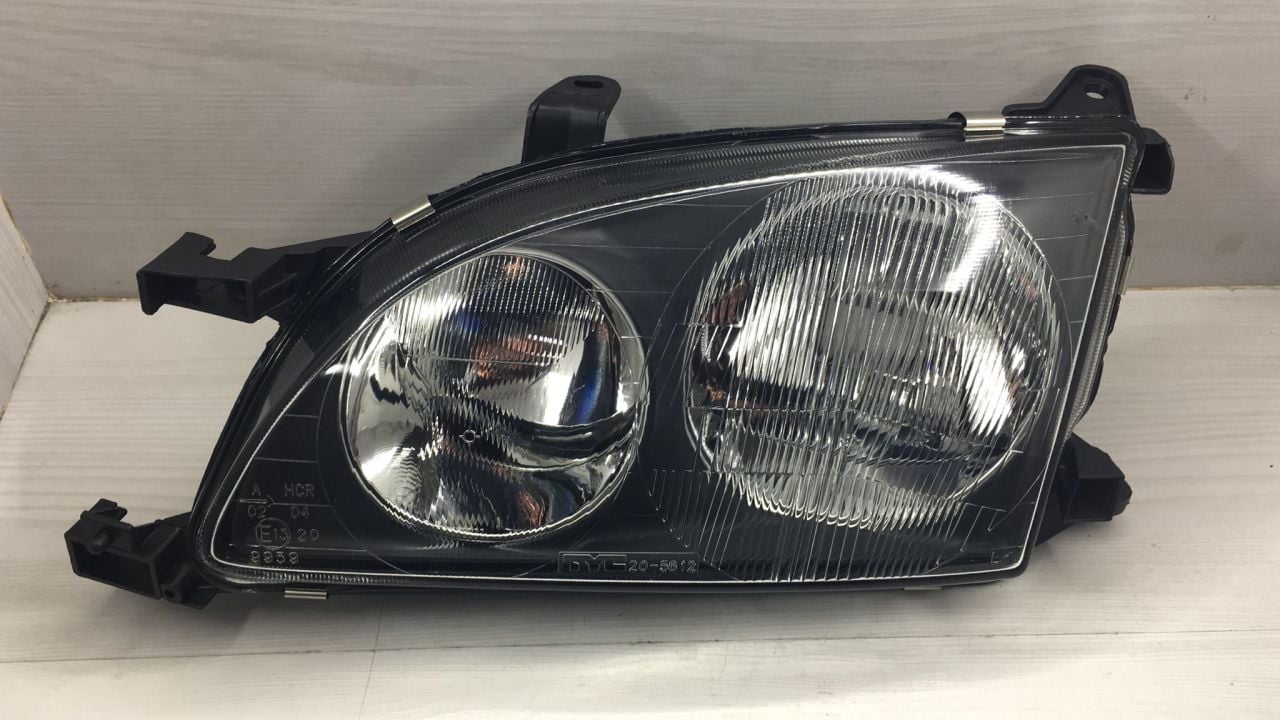 Far Avensis Sol 98-00