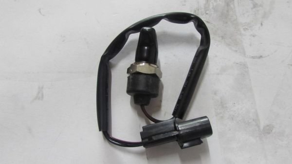 H100 / H100 KMY 96-03 / STAREX 97-00 MAZOT POMPA DEVİR SENSÖRÜ