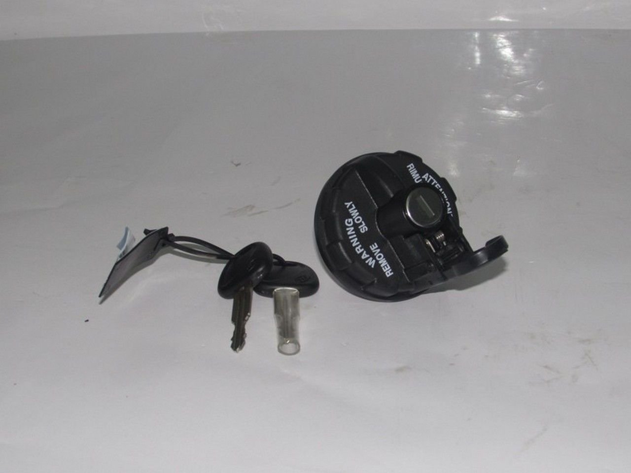 BONGO III  2005- MAZOT DEPO KAPAĞI