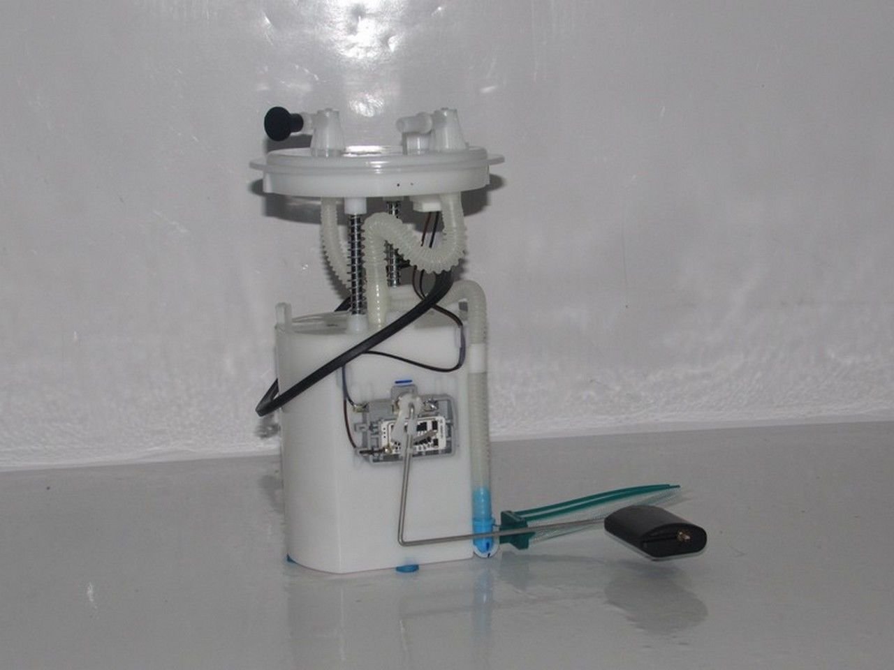 İ30  2007-2012 / CEED 2008-2011 DİZEL YAKIT POMPASI KOMPLE (DEPO İÇİ)