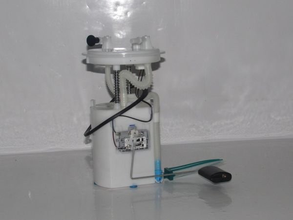 İ30  2007-2012 / CEED 2008-2011 DİZEL YAKIT POMPASI KOMPLE (DEPO İÇİ)