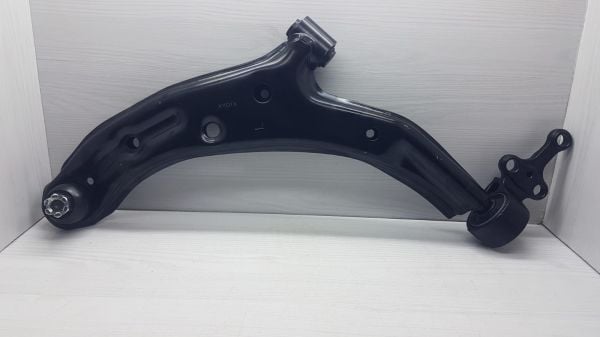 Salıncak Almera Sol 2000-2006 Alt Tabla Rotil