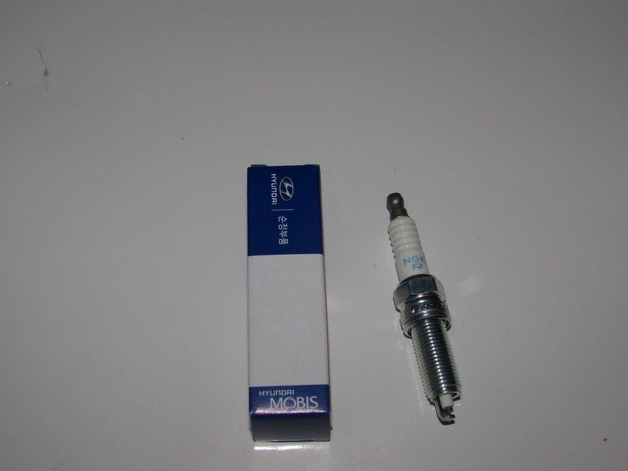 BLUE 2011-2013 1,6 / ELANTRA 2011-2015 1,6 / i-20 2012-2014 1,4 / İ-30 1,6 GAMMA / CERATO 2010- / iX20 2011- ATEŞLEME BUJİSİ