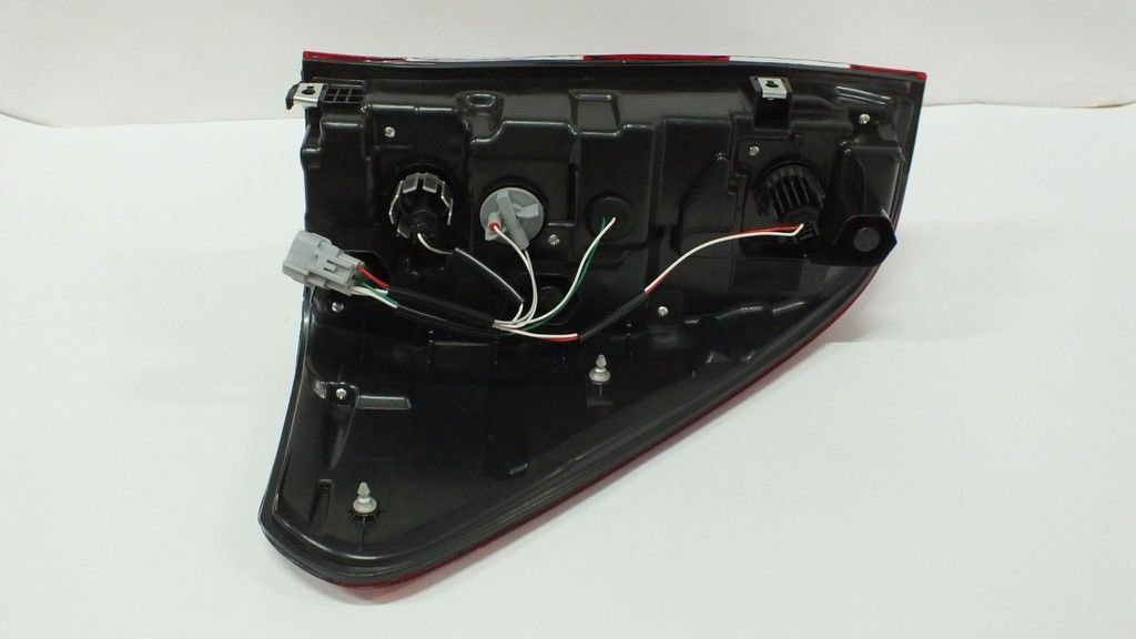 HILUX REVO 2019-2022 STOP LAMBASI - SOL KUTUSUZ