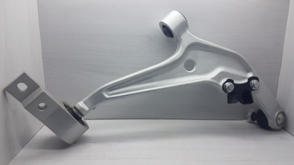 Salıncak Xtrail 2001-2006 Alt Sol ALT TABLA ROTIL BEŞİK