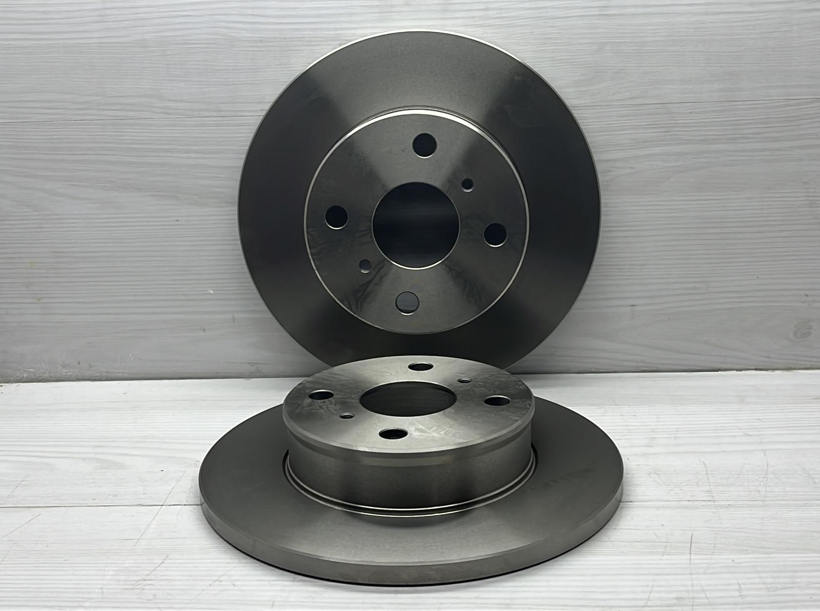 corolla ön fren diski 238mm.krb.havasız 54mm. göbek