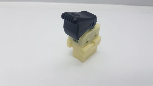 Cam Dügme B2500 Sağ 1996-2000