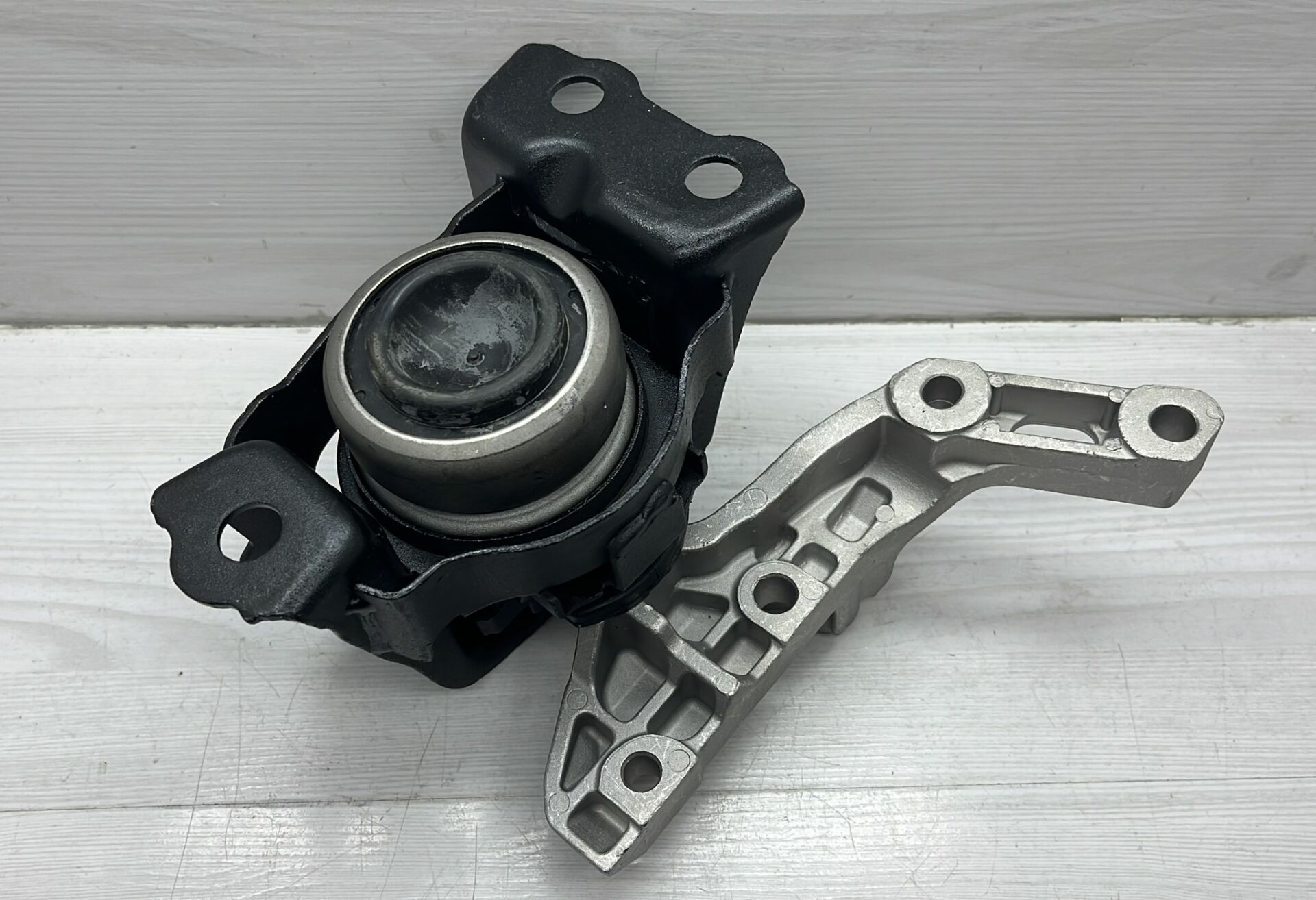 Motor Takozu Micra 10- 1,2 Sağ