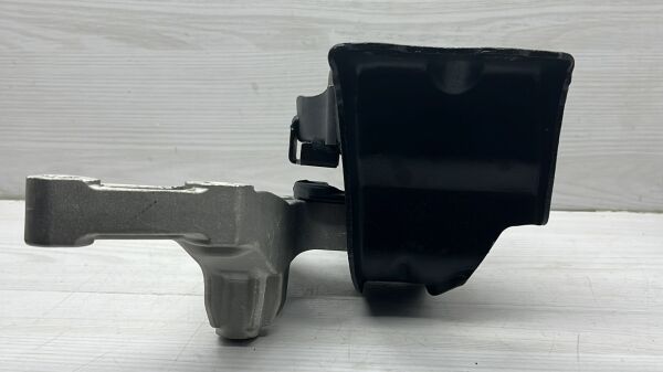 Motor Takozu Micra 10- 1,2 Sağ