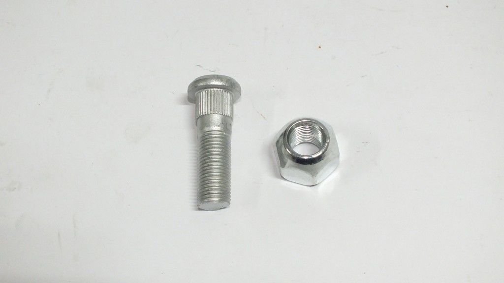 D21 / D22 90-03 BİJON SOMUN + SAPLAMA KOMPLE ARKA AÇIK SOMUNLU