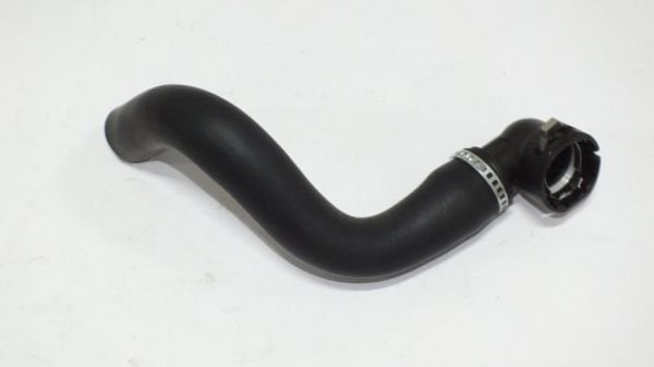 İ-20 1.4 / 1.6 08-15 RADYATÖR ALT HORTUMU