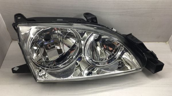 Far Avensis Sağ 00-03